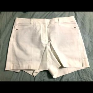 White House Black Market 5 in inseam White Short